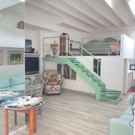 Апартаменты Joli Studio Au Soleil Ментона Экстерьер фото