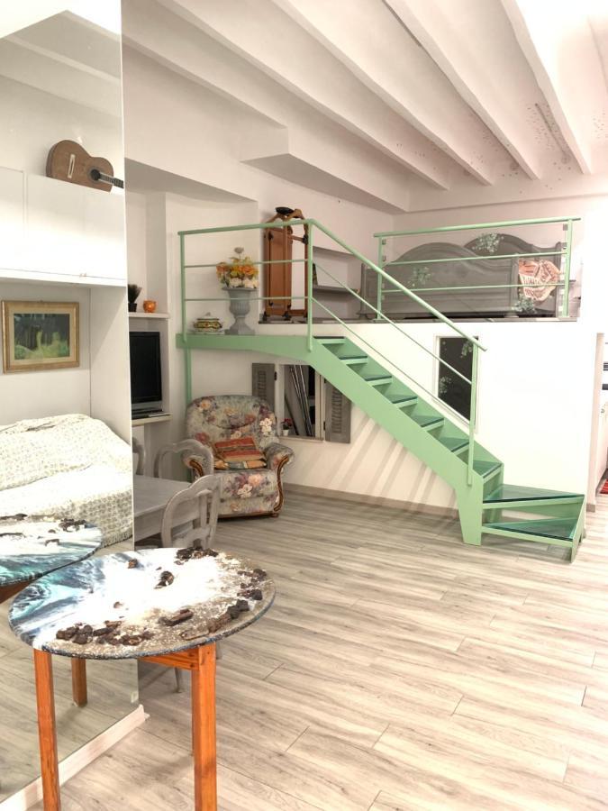 Апартаменты Joli Studio Au Soleil Ментона Экстерьер фото